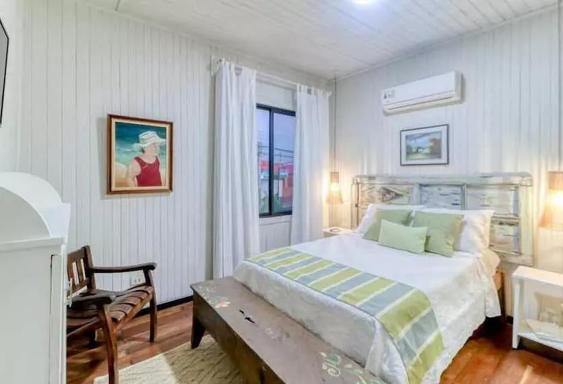 Retkeilymaja Punta Descartes