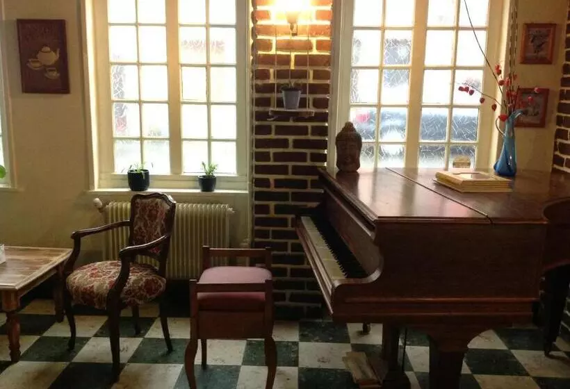 Aamiaismajoitus (B&B) Auberge De L'arc En Ciel