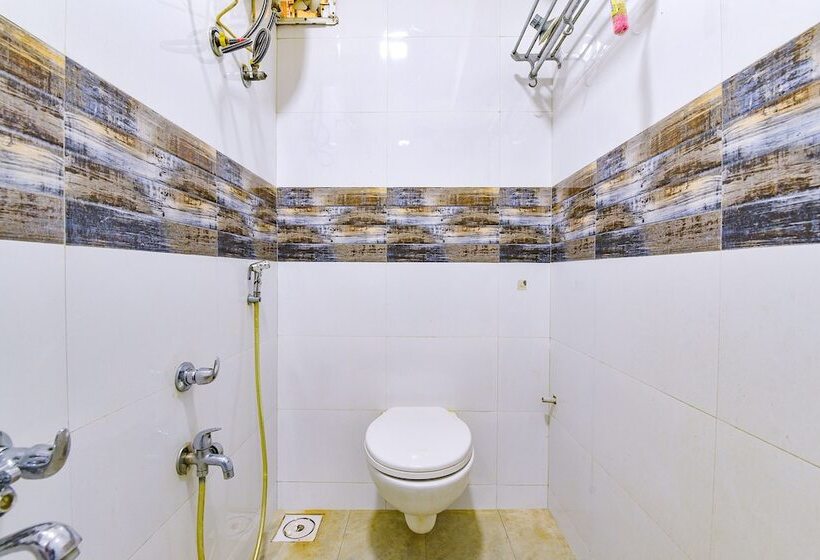 Hotel Fabexpress Red Apple