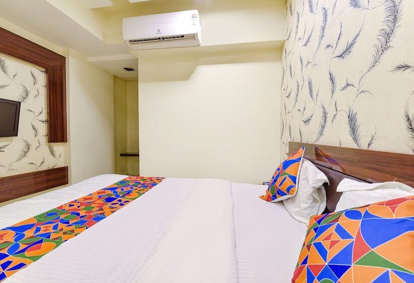 Hotel Fabexpress Red Apple