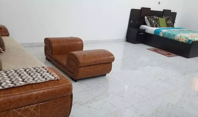 هتل Ragaray Executive Suites