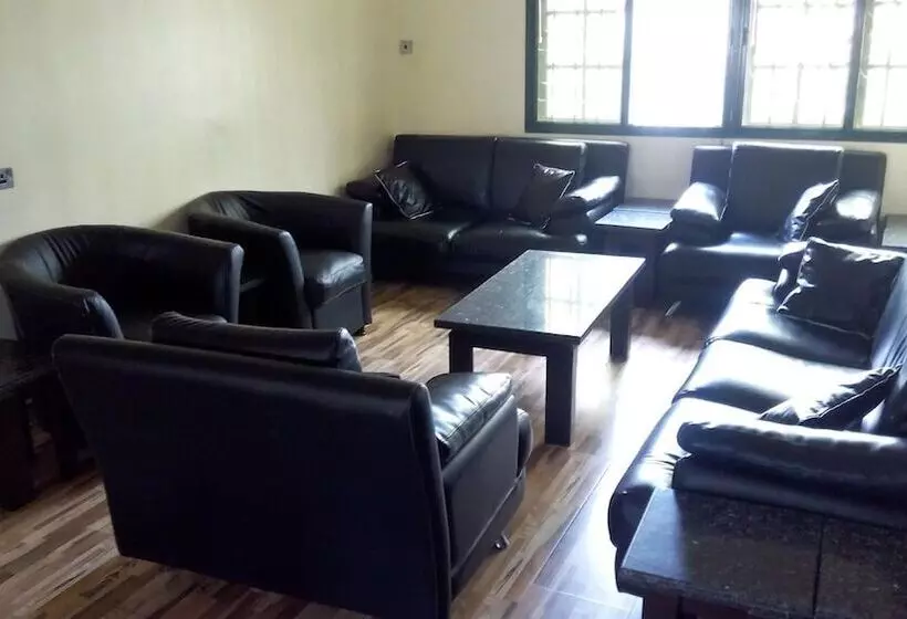 هتل Ragaray Executive Suites