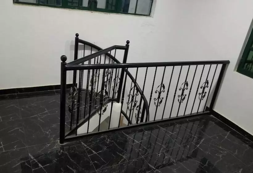 هتل Ragaray Executive Suites