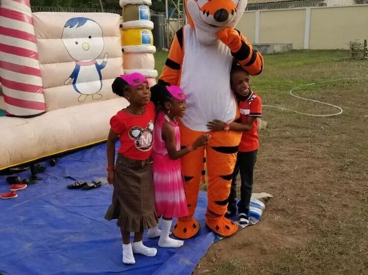 هتل Ragaray Executive Suites