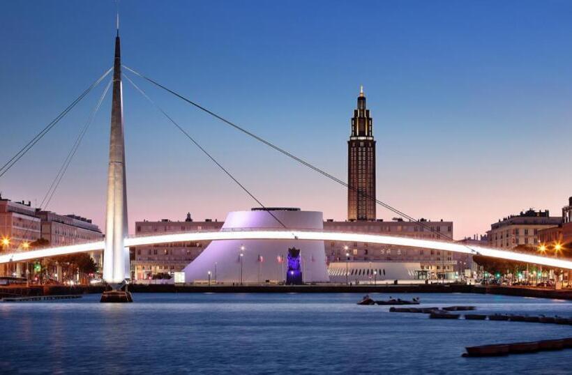 هتل Résidence Hôtelière De L Estuaire