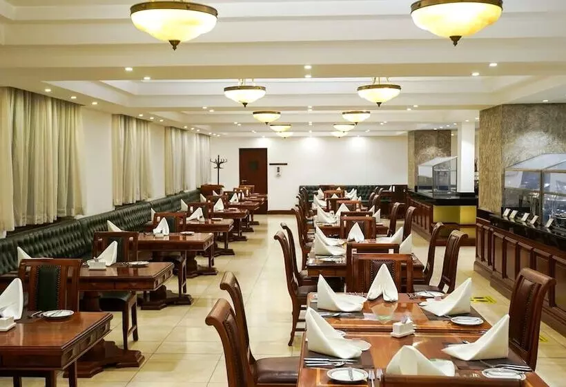 ホテル Sarova Woodlands
