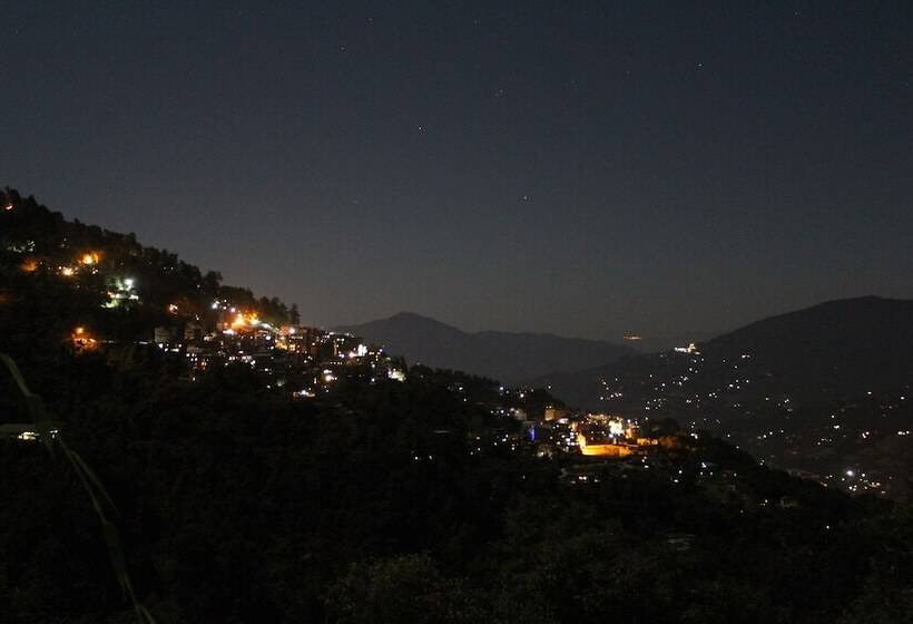 فندق The Hill Castle