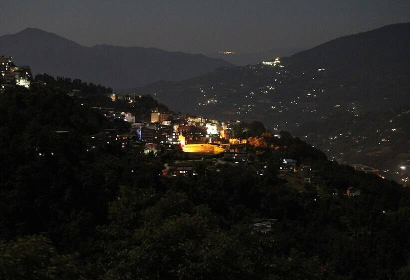 فندق The Hill Castle