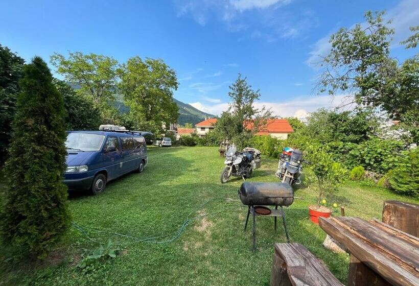 Kitka Hostel Vratnica