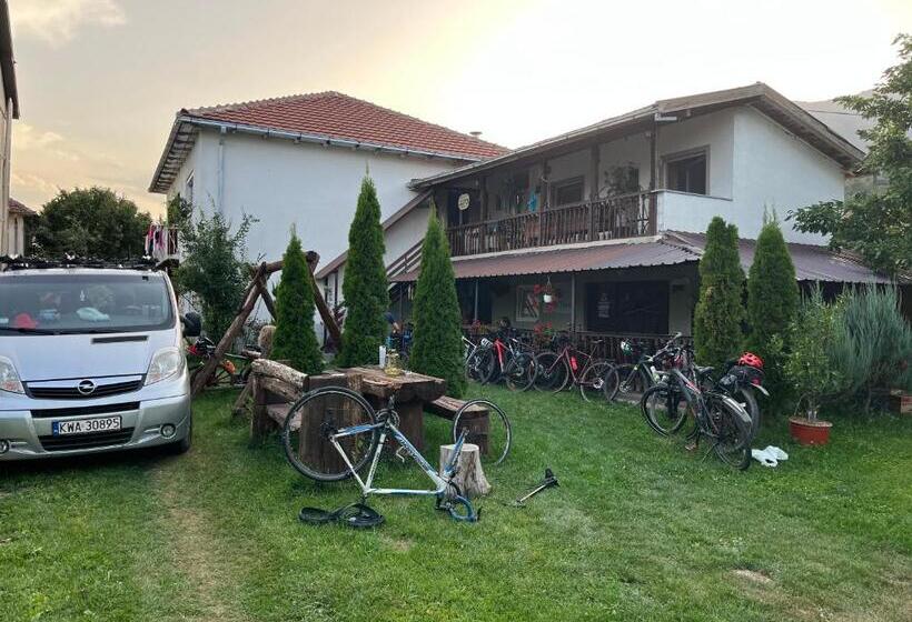 Kitka Hostel Vratnica