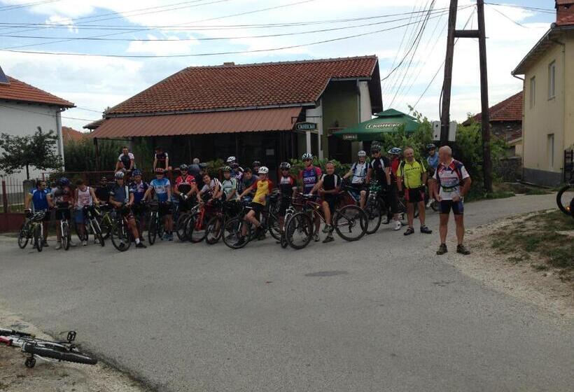 Kitka Hostel Vratnica