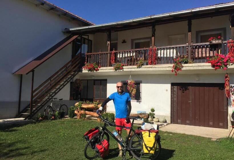 Kitka Hostel Vratnica