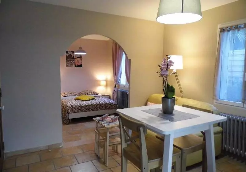 Aamiaismajoitus (B&B) Chambre D Hôtes Villa Eden