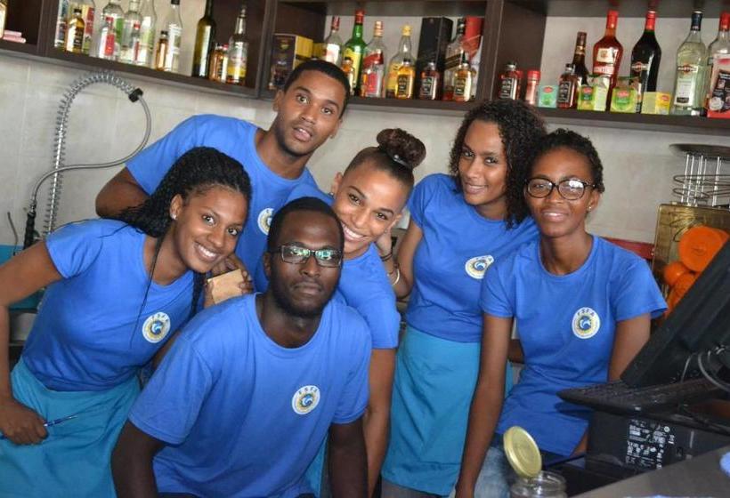 تختخواب و صبحانه Residência Fsfa