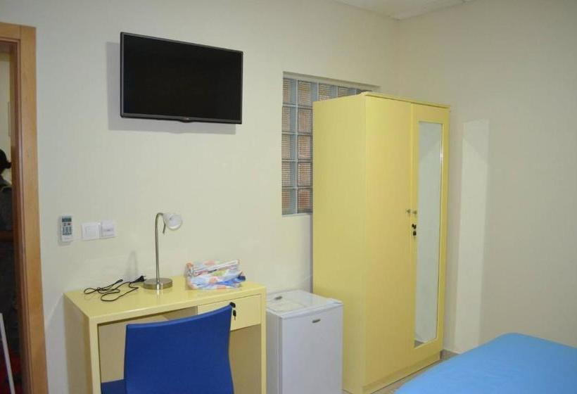 تختخواب و صبحانه Residência Fsfa