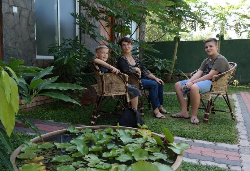 فندق Airport Green