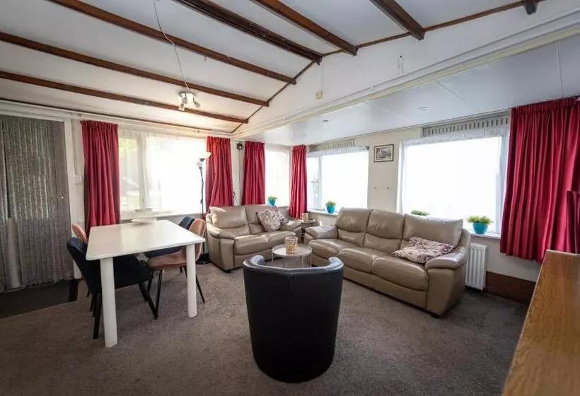 Hotelli B&b D'olde Smidse