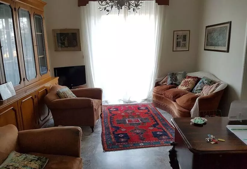 تختخواب و صبحانه Villa L'aurora