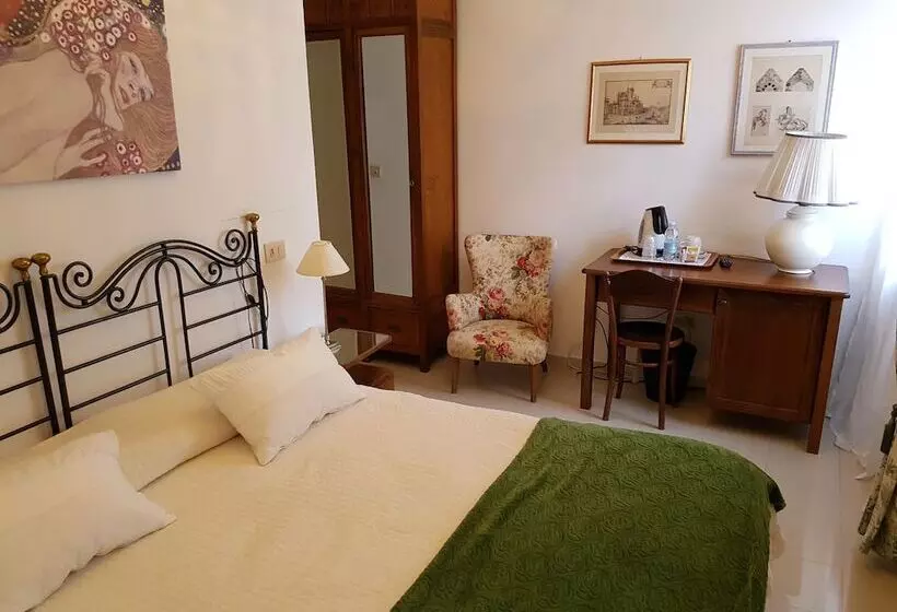 تختخواب و صبحانه Villa L'aurora