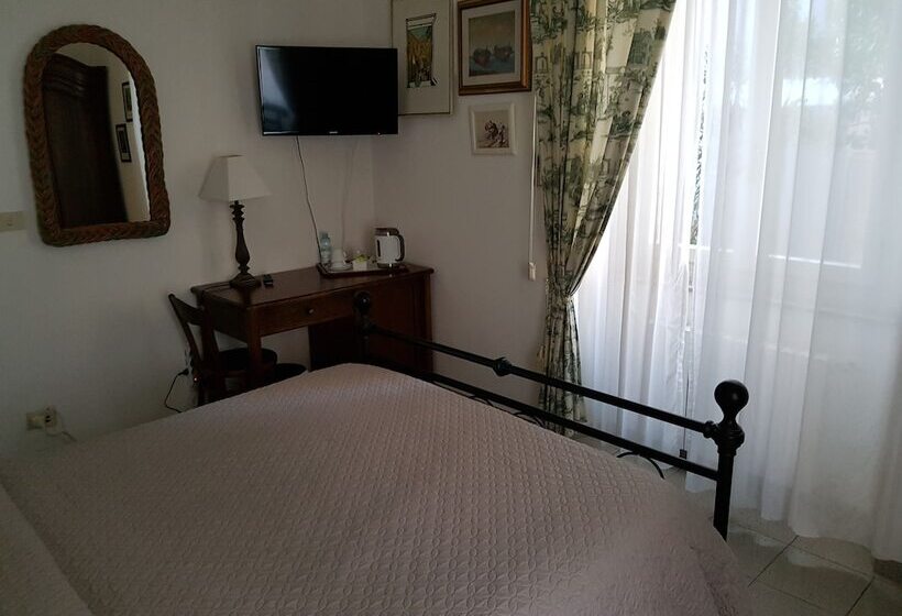 تختخواب و صبحانه Villa L'aurora