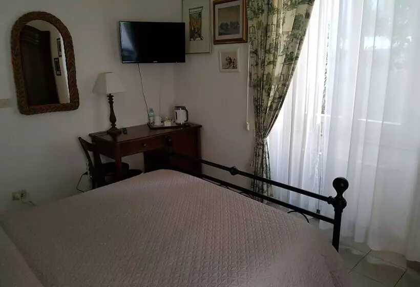 تختخواب و صبحانه Villa L'aurora