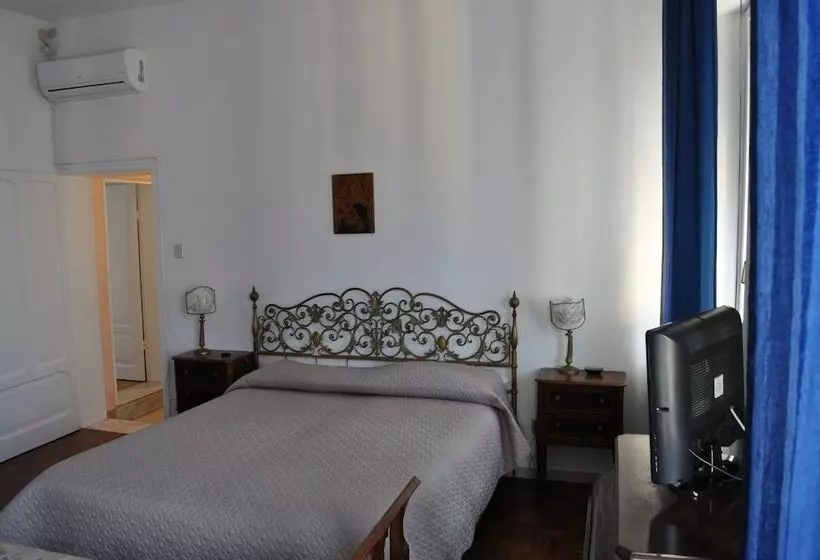 تختخواب و صبحانه Villa L'aurora