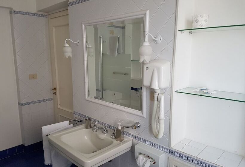 تختخواب و صبحانه Villa L'aurora