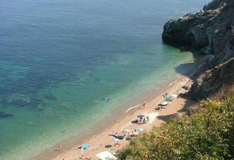 فندق Albergo Ape Elbana