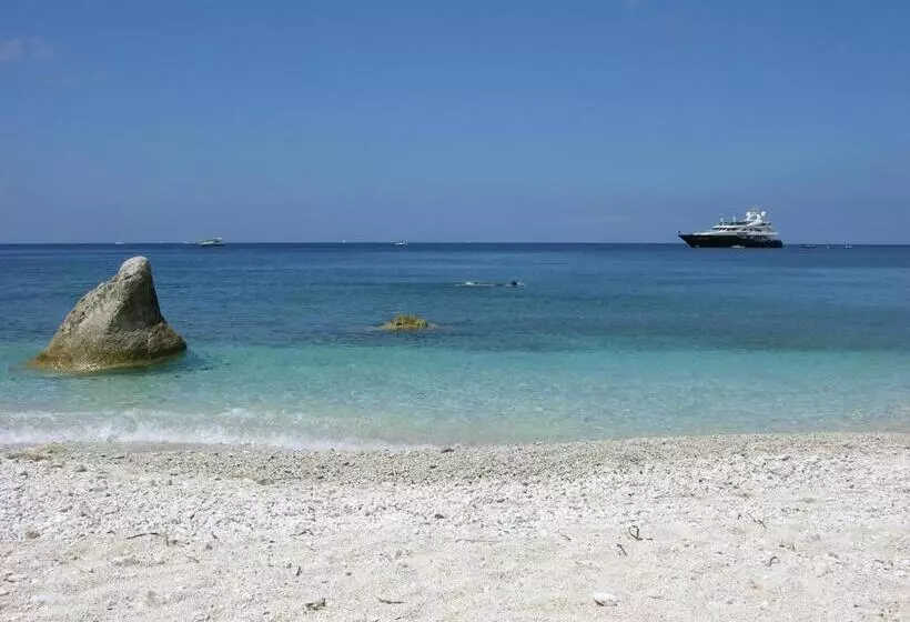 ホテル Albergo Ape Elbana