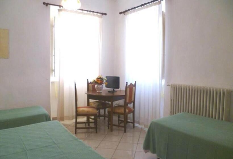 فندق Albergo Ape Elbana