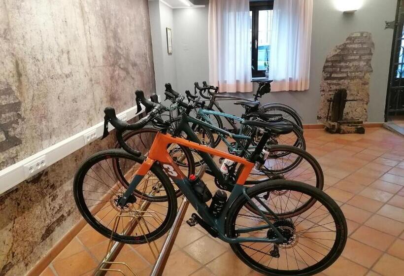 בית מלון כפרי Locanda Al Pomo D'oro