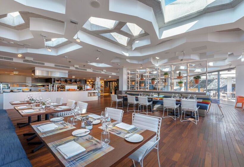 هتل Royal Hideaway Corales Suites