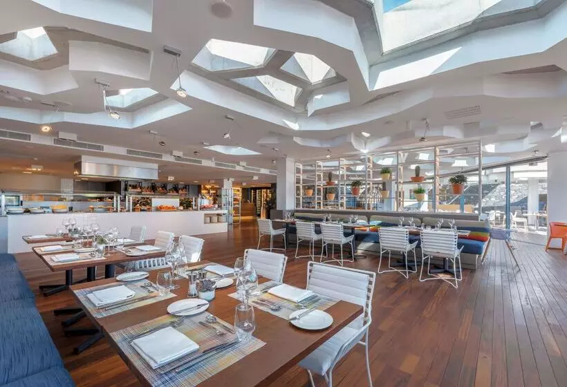 ホテル Royal Hideaway Corales Suites