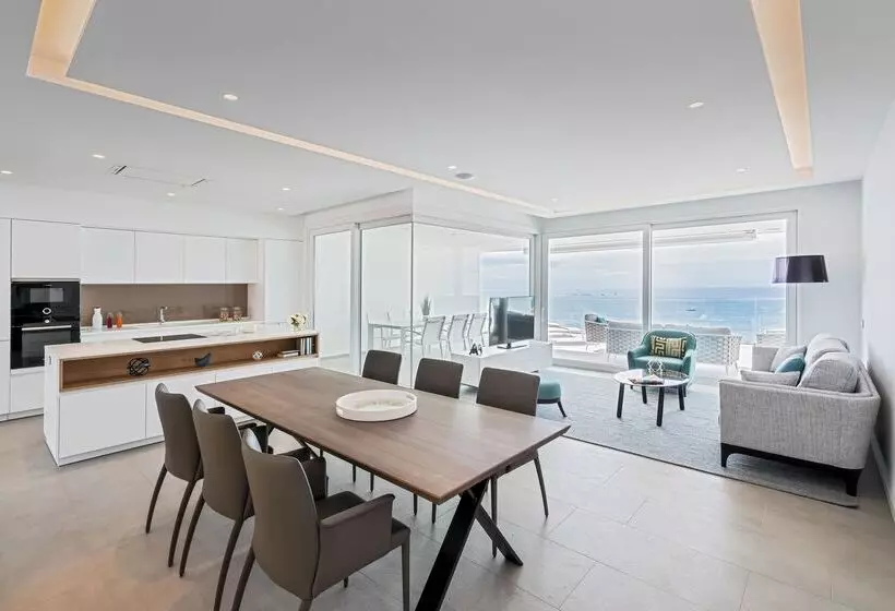 ホテル Royal Hideaway Corales Suites