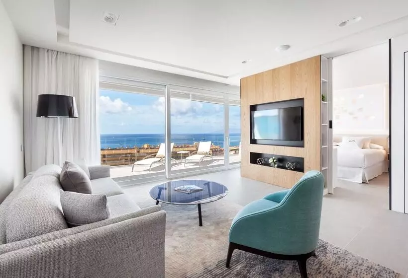 ホテル Royal Hideaway Corales Suites