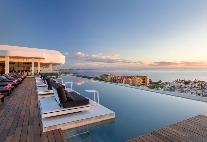 هتل Royal Hideaway Corales Suites