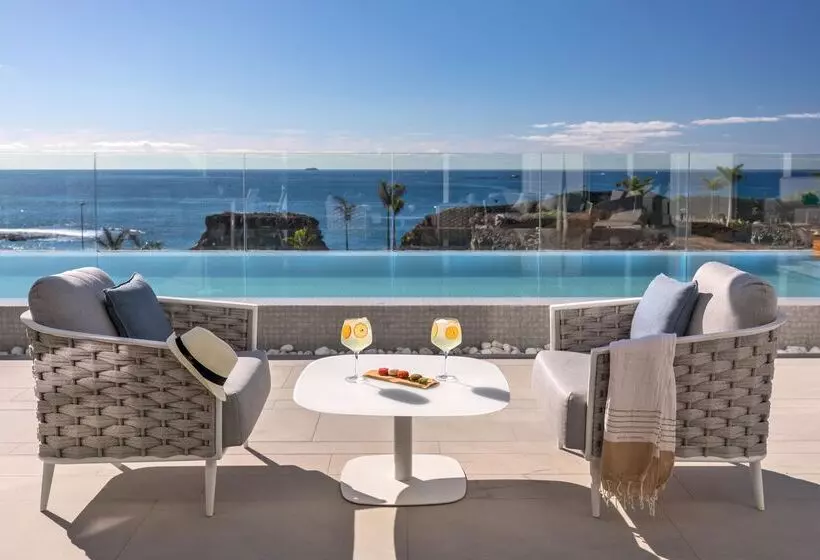 ホテル Royal Hideaway Corales Suites