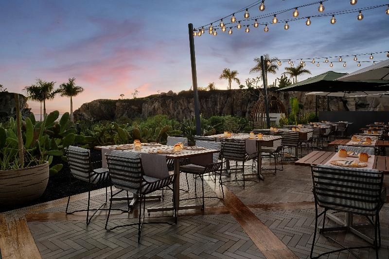 هتل Royal Hideaway Corales Suites