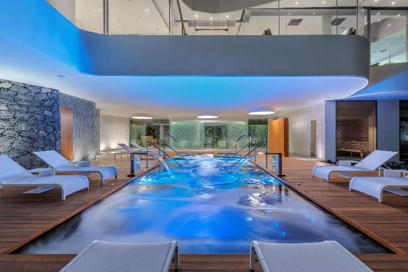 ホテル Royal Hideaway Corales Suites