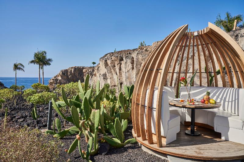 هتل Royal Hideaway Corales Suites