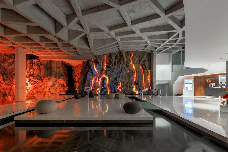 هتل Royal Hideaway Corales Suites