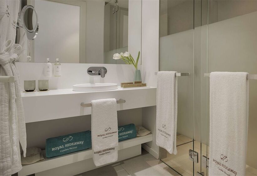 هتل Royal Hideaway Corales Suites