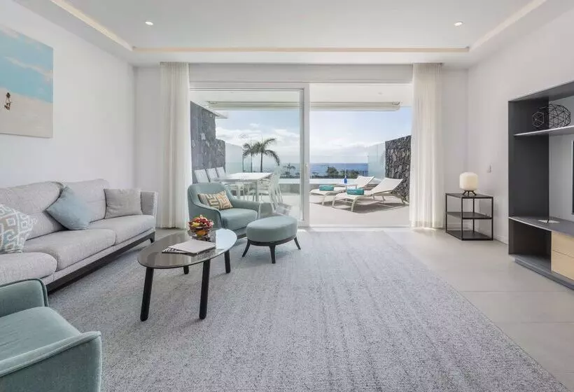 ホテル Royal Hideaway Corales Suites