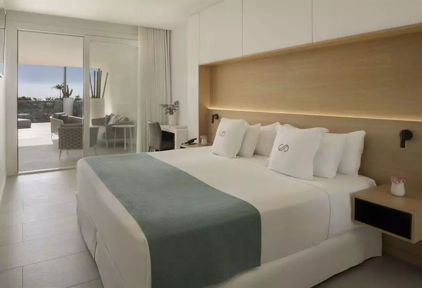 ホテル Royal Hideaway Corales Suites