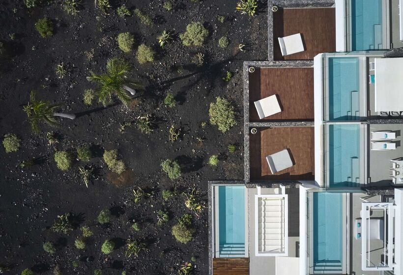 هتل Royal Hideaway Corales Suites