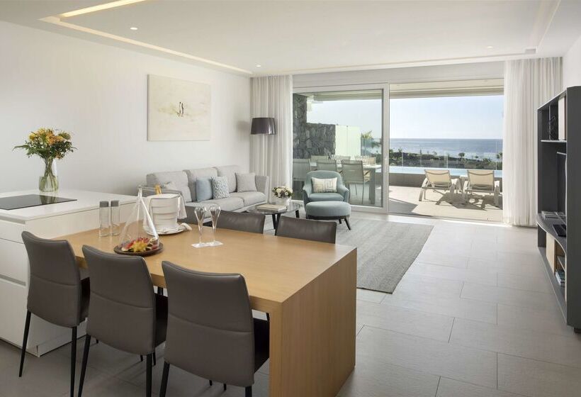 هتل Royal Hideaway Corales Suites