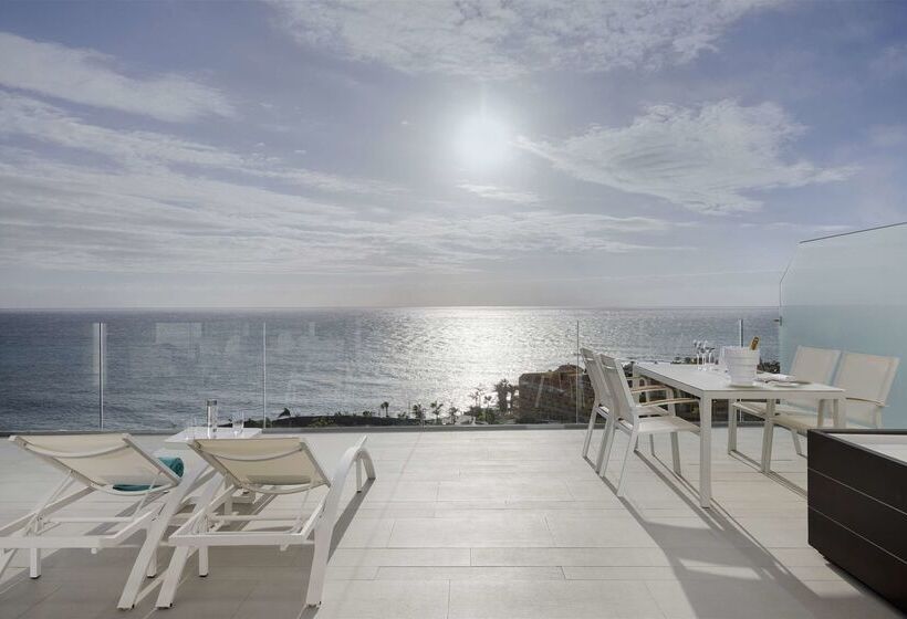 هتل Royal Hideaway Corales Suites