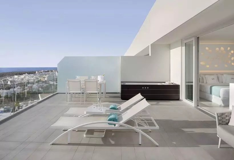 ホテル Royal Hideaway Corales Suites