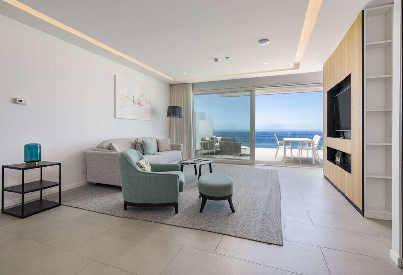 هتل Royal Hideaway Corales Suites