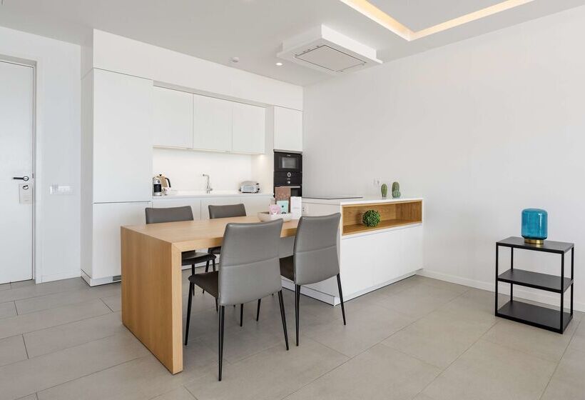 هتل Royal Hideaway Corales Suites